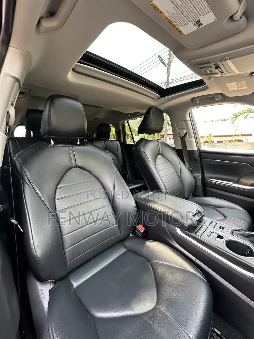 Toyota Highlander XLE 2021 Black