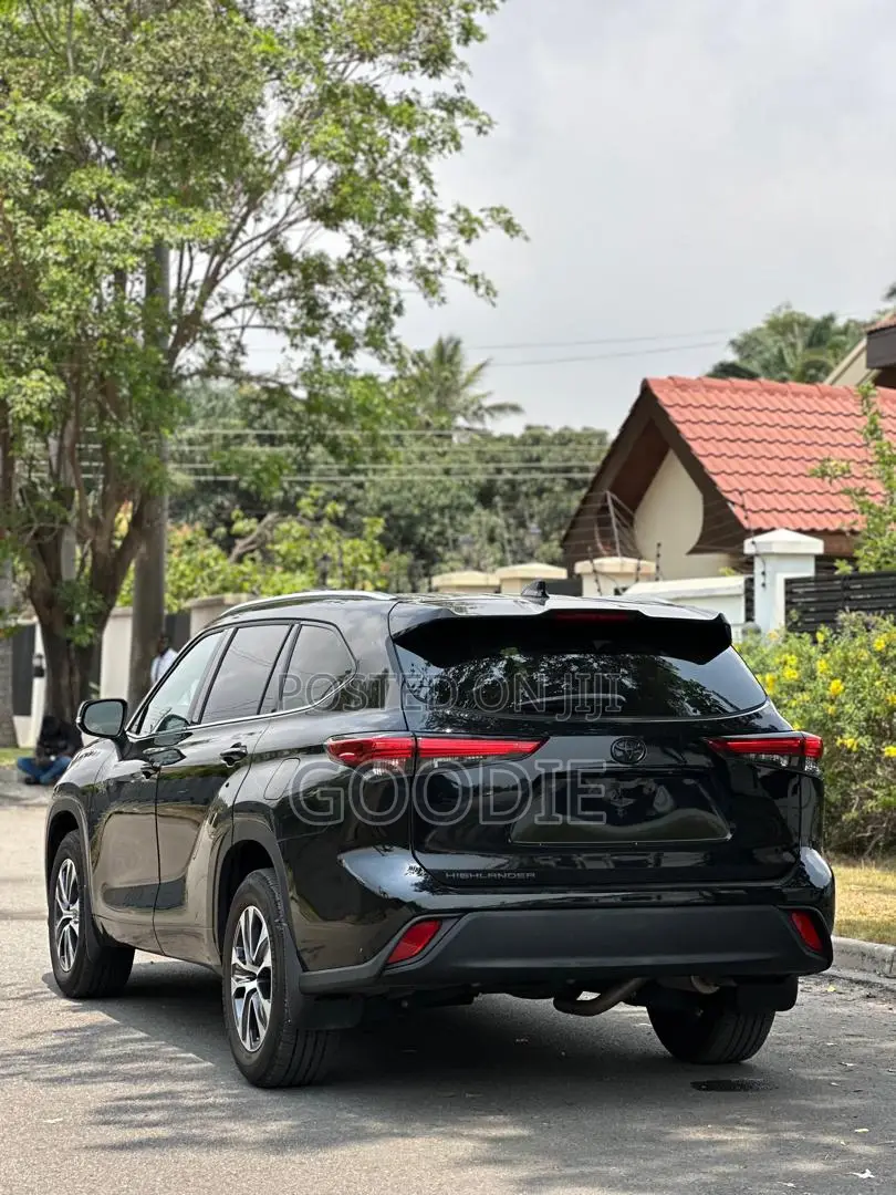 Toyota Highlander XLE 2021 Black
