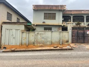 12bdrm House in Kumasi Metropolitan for sale