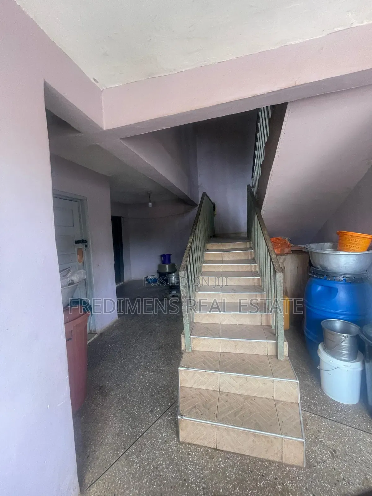 12bdrm House in Kumasi Metropolitan for sale
