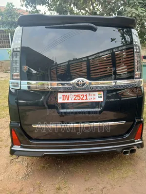 Toyota Voxy 2014 Black