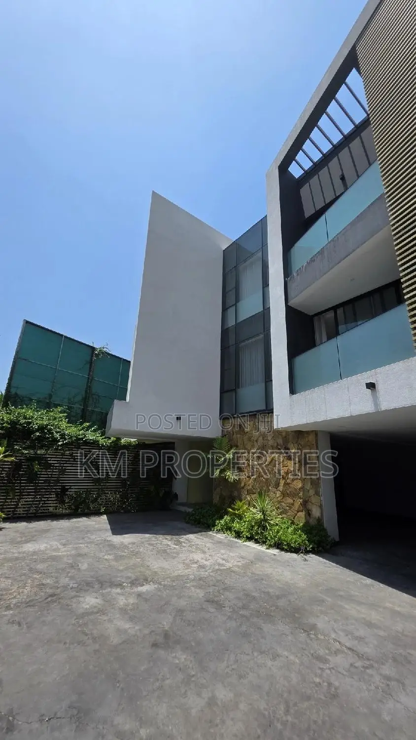 2bdrm Apartment in Labone for rent
