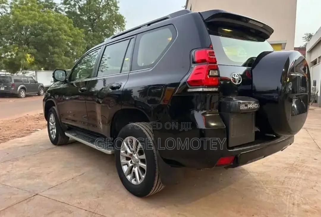 Toyota Land Cruiser Prado 2.8 2021 Black