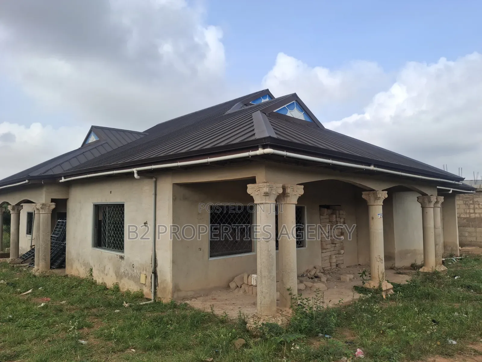 6bdrm House in B2 Properties Agency, Kwabre for sale