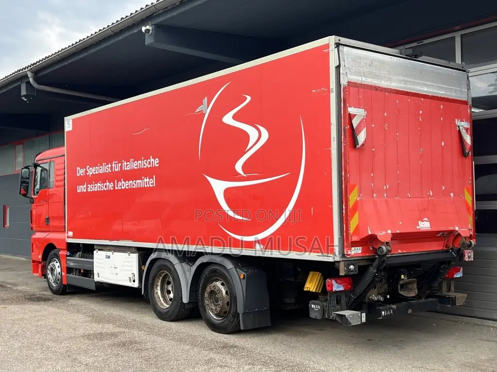 Refrigerator Truck