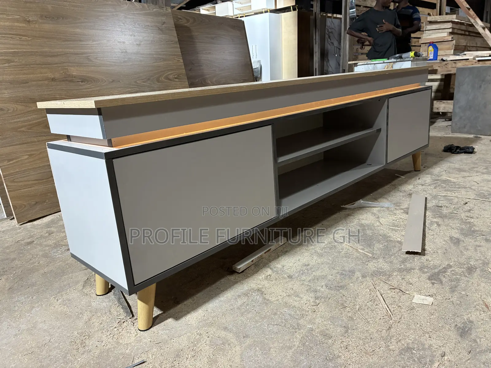 7 Feet Long Laminated Neat TV Stand
