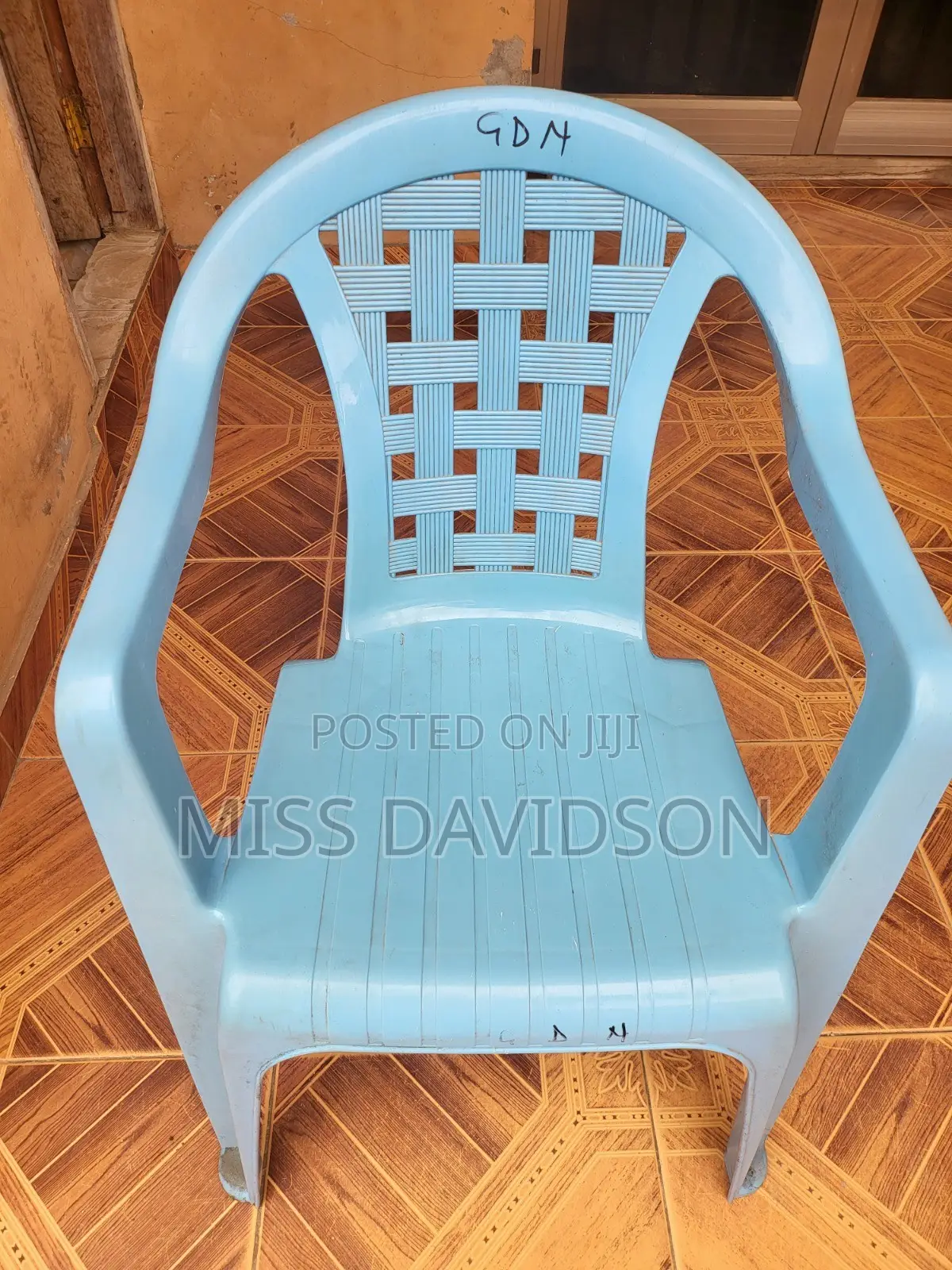 Plastic Chairs for Sale