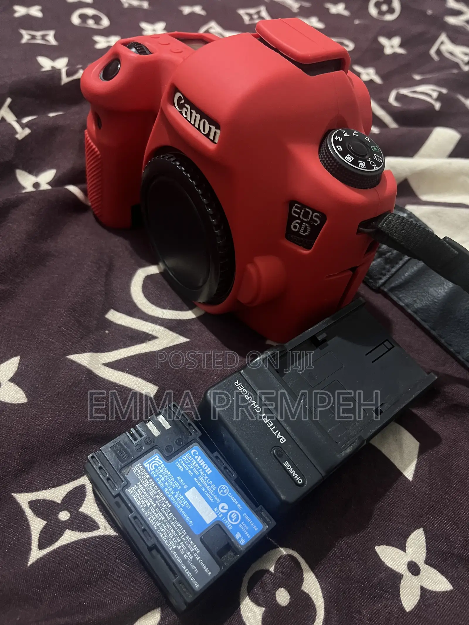 6D Camera Body, Battery and Charger