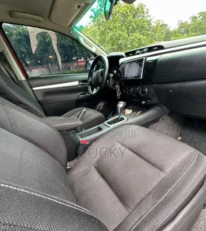 Toyota Hilux 2017 Red