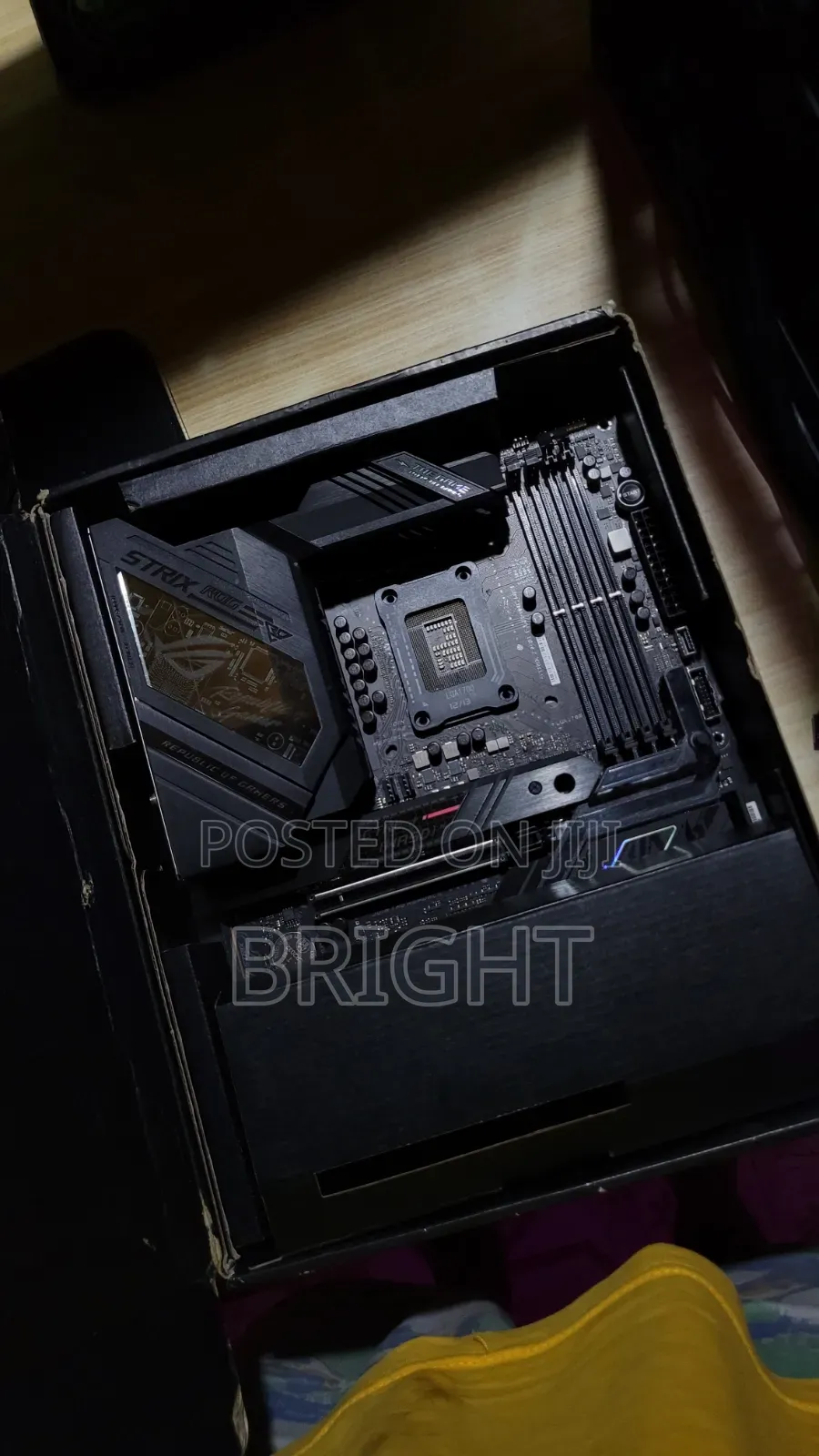 ASUS Strix Z790-F DDR5 Gaming Motherboard (Faulty / for Repair)