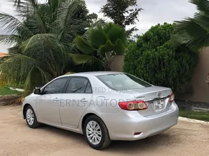 Toyota Corolla LE 4dr Sedan (1.8L 4cyl 4A) 2013 Silver