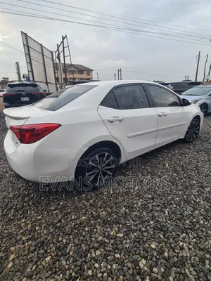 Toyota Corolla 2018 White