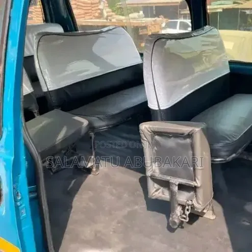 Hyundai H-100 2002 Blue