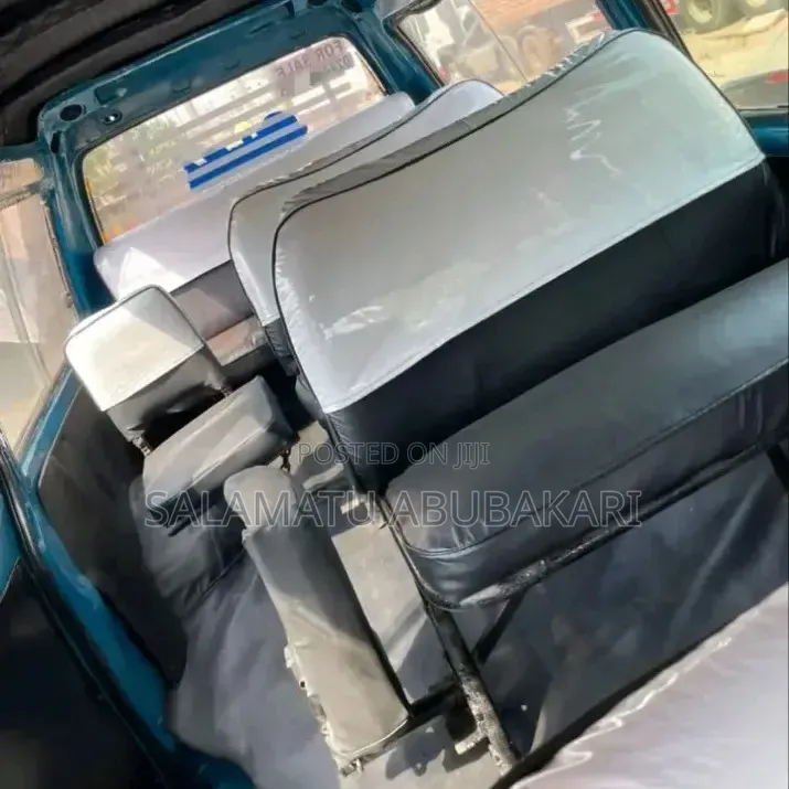 Hyundai H-100 2002 Blue
