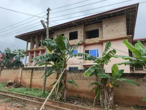 15bdrm House in Santasi Apre, Kumasi Metropolitan for sale