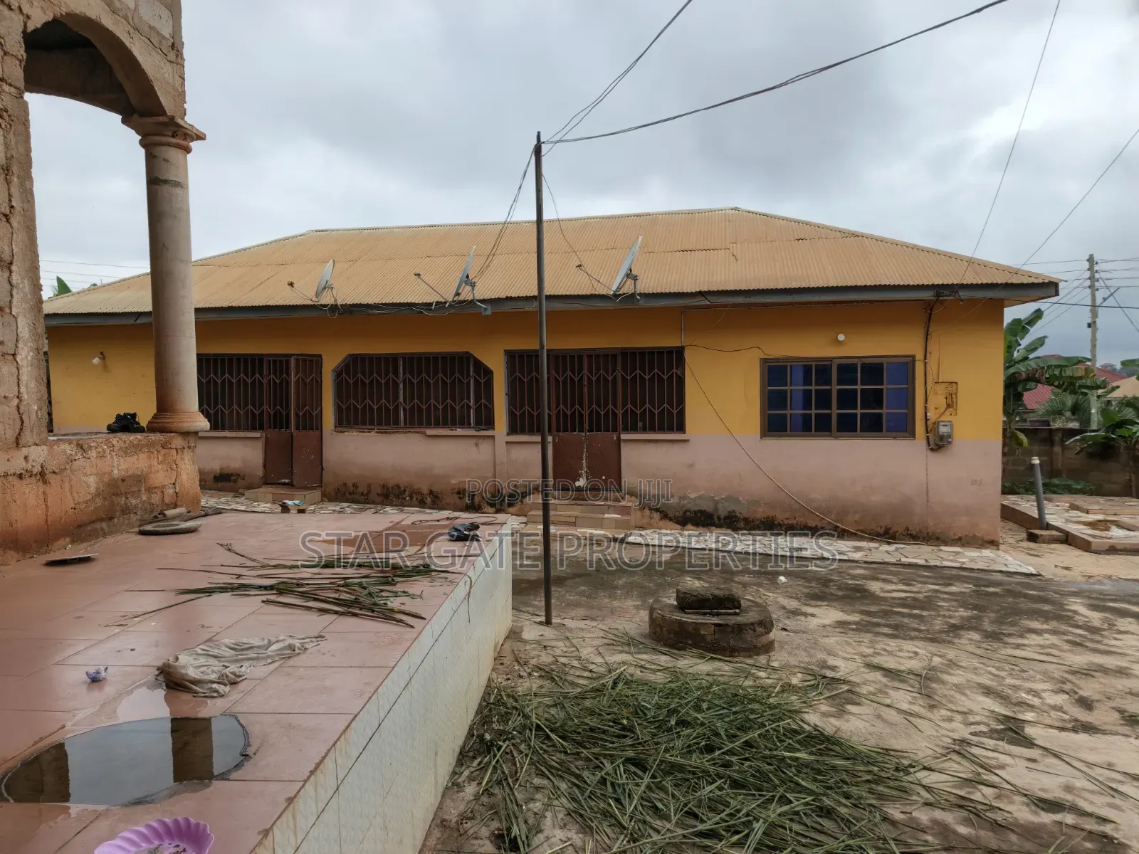 15bdrm House in Santasi Apre, Kumasi Metropolitan for sale