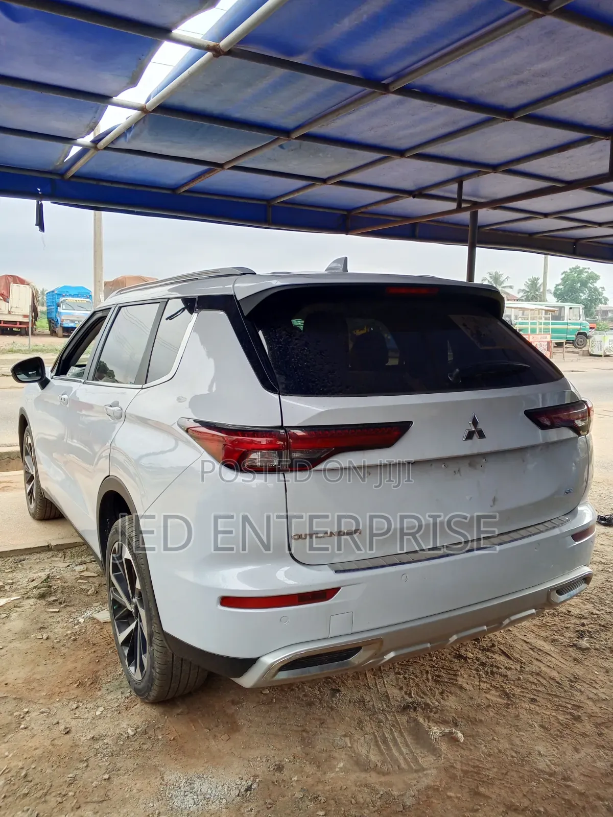 Mitsubishi Outlander 2024 White