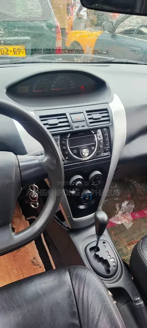 Toyota Vios 2010 Silver