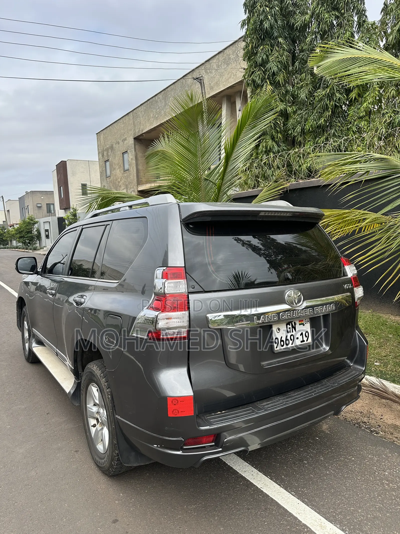 Toyota Land Cruiser Prado 2017 Gray