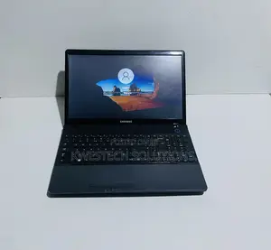 Laptop Samsung NP300E5C 4GB Intel Core i5 HDD 160GB