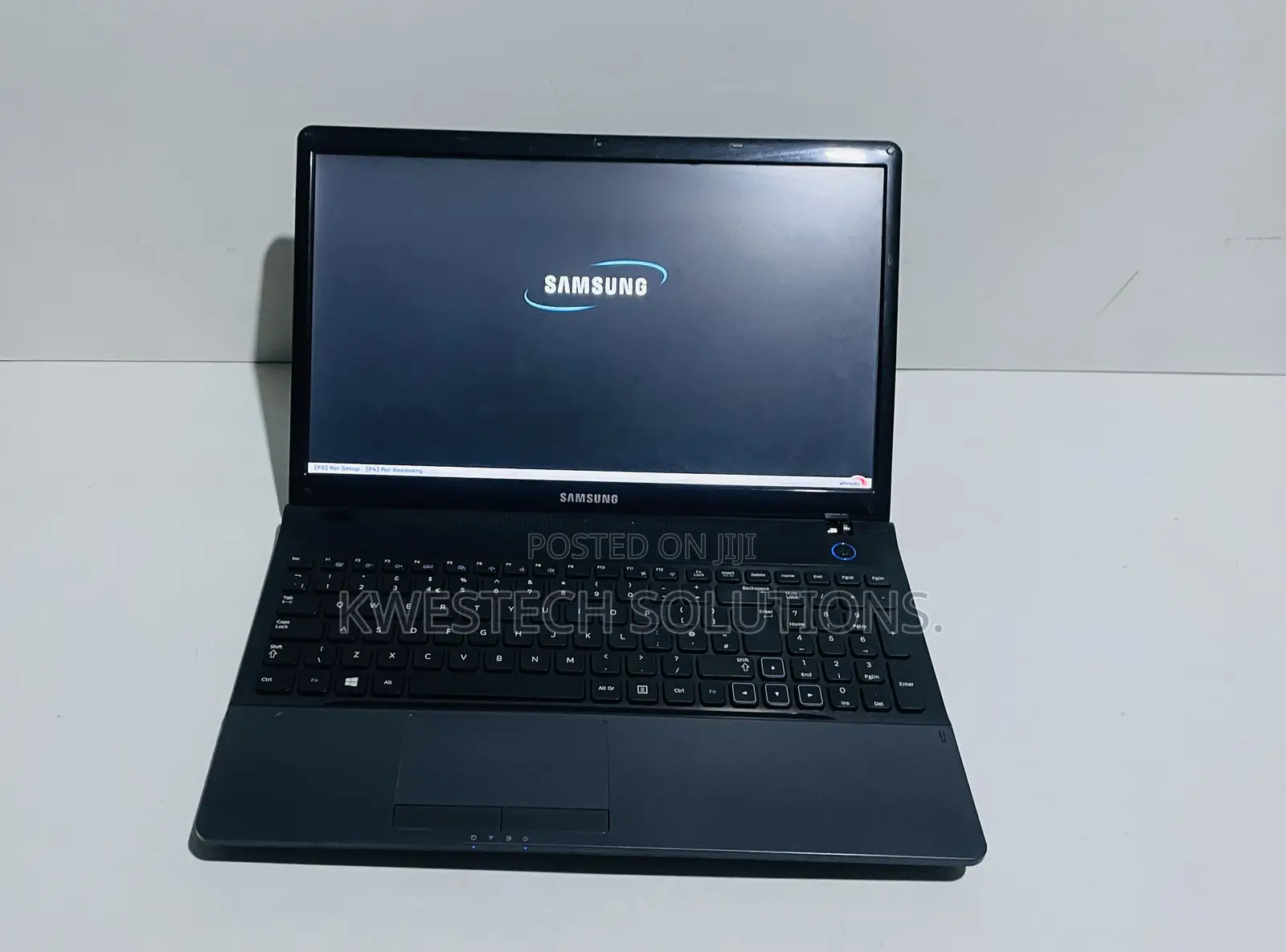 Laptop Samsung NP300E5C 4GB Intel Core i5 HDD 160GB