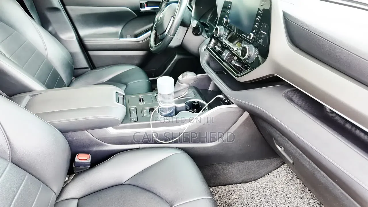 Toyota Highlander XLE AWD 2020 Red