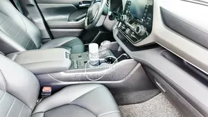 Toyota Highlander XLE AWD 2020 Red