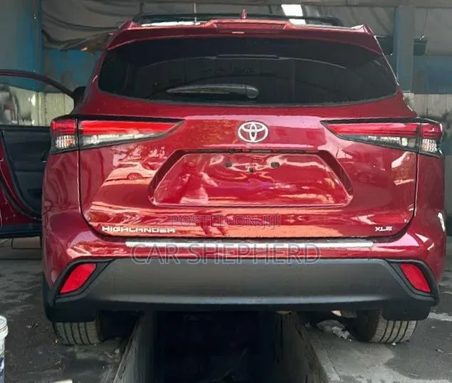 Toyota Highlander XLE AWD 2020 Red