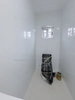 3bdrm House in 18 Dstv, Spintex for rent