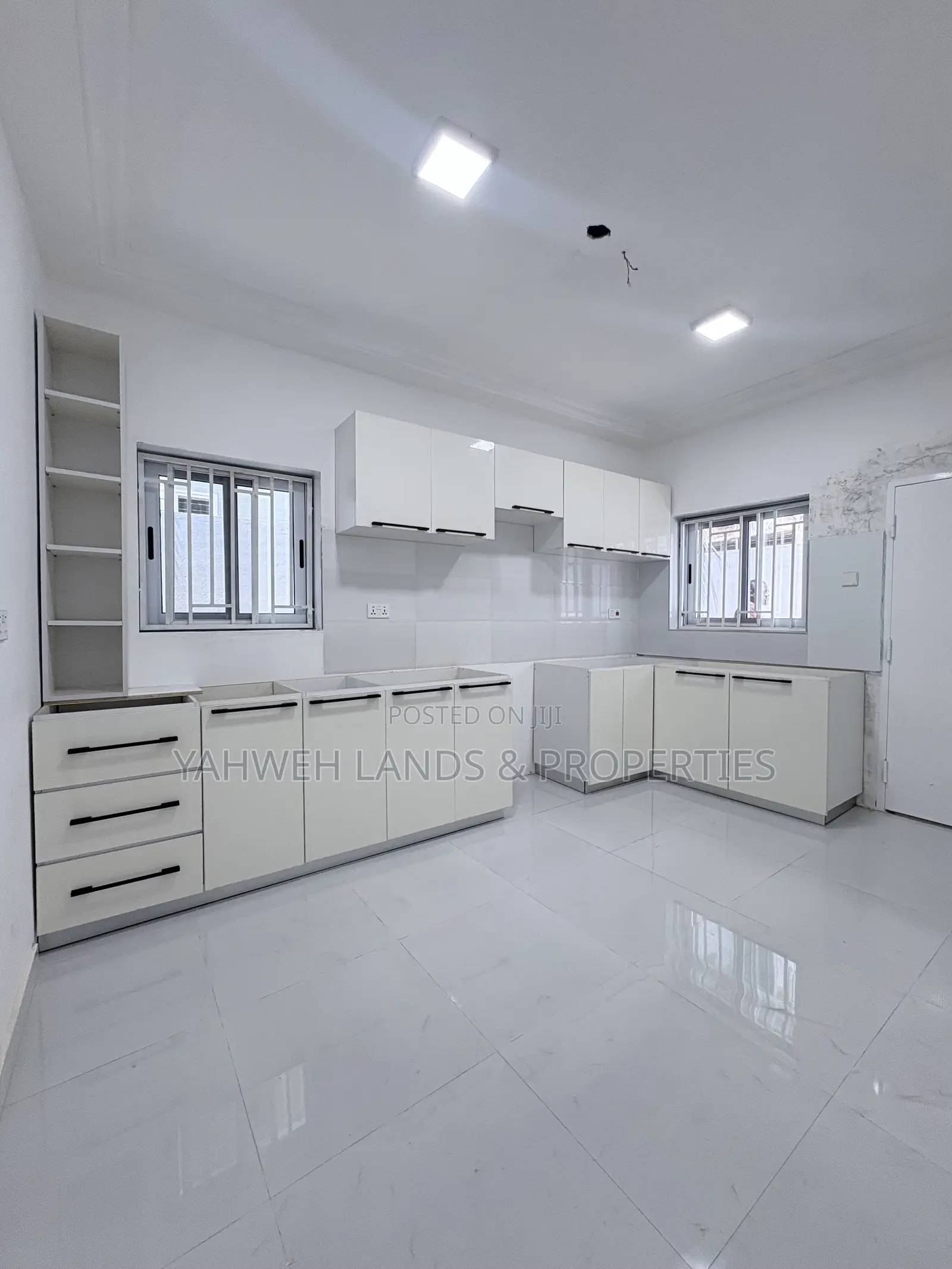 3bdrm House in 18 Dstv, Spintex for rent