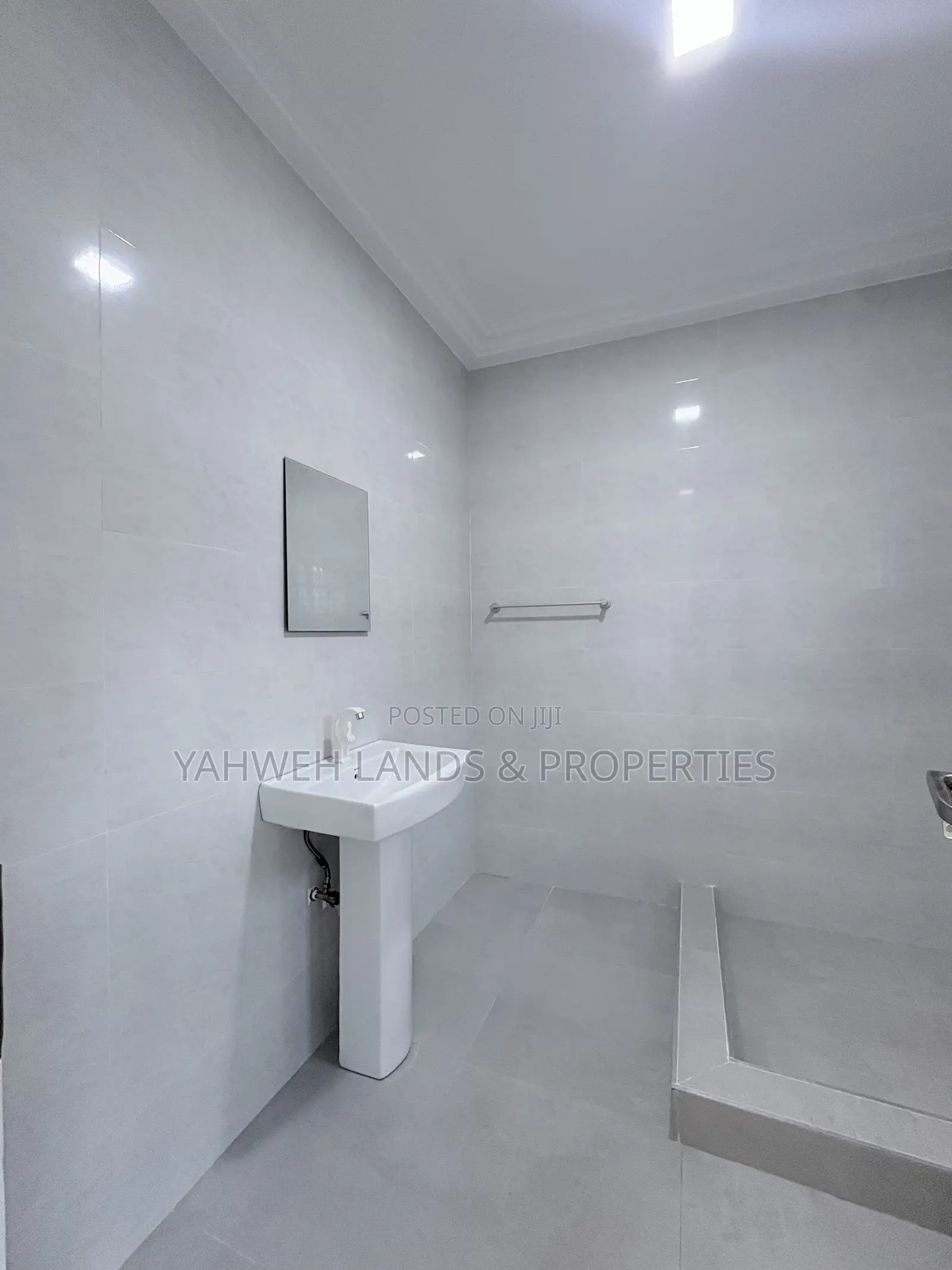 3bdrm House in 18 Dstv, Spintex for rent