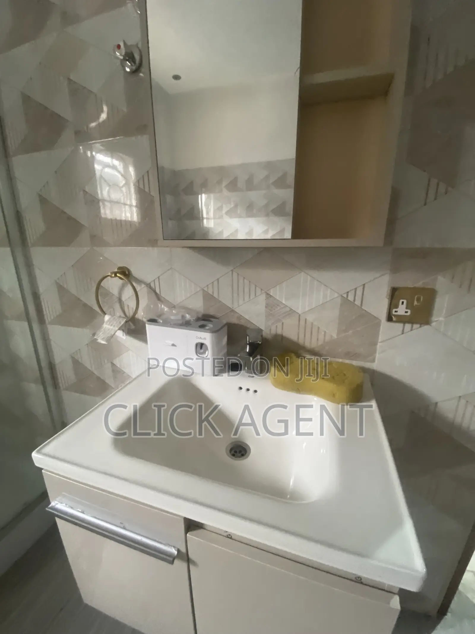 4bdrm House in East Legon Otinshie, American House for rent