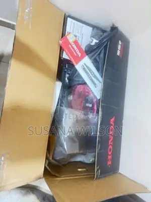 Brand New Honda 21” Self Propelled Mower With Extra Accesories