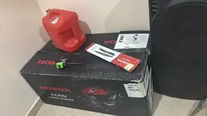 Brand New Honda 21” Self Propelled Mower With Extra Accesories
