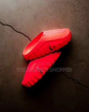 Nike Mind 001 Mule/ Solar Red