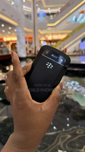 BlackBerry Bold Touch 9900 8 GB Black