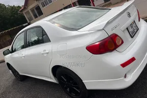 Toyota Corolla 2010 White