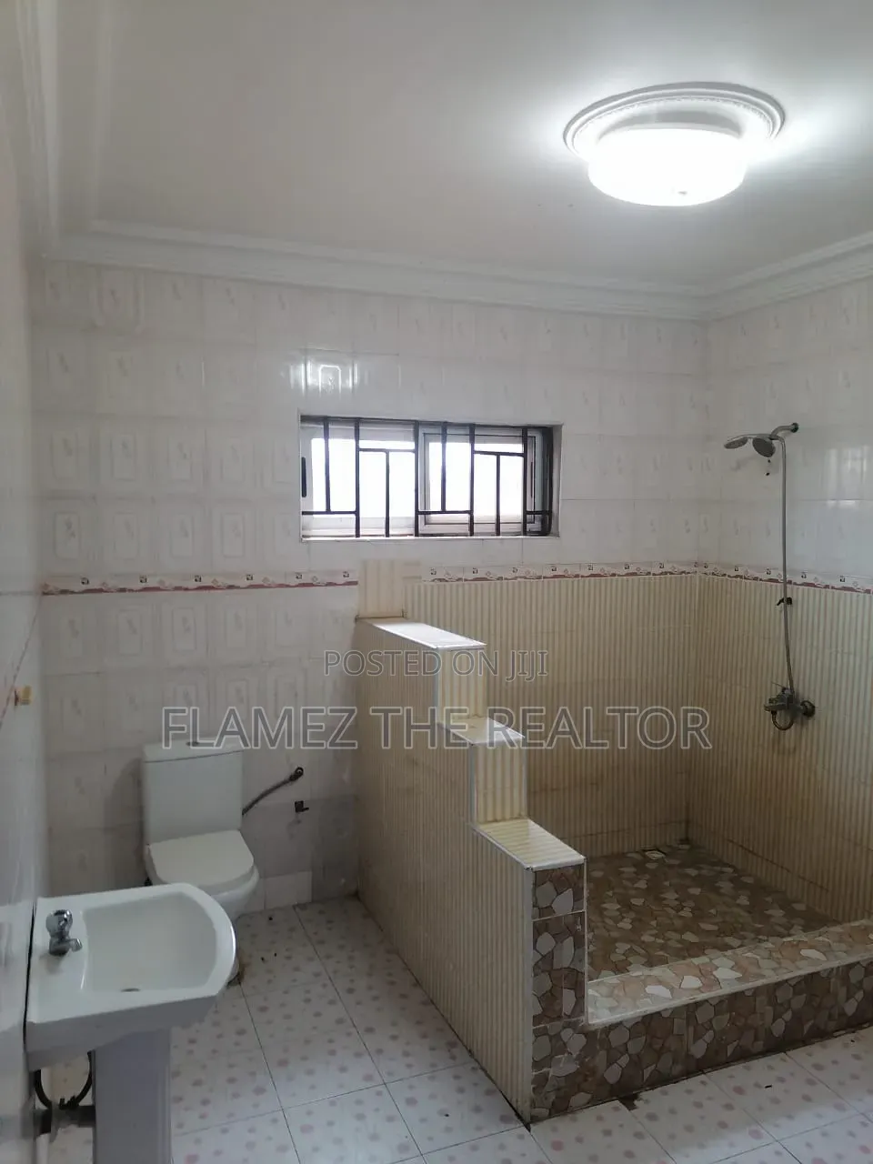 3bdrm House in Damas, Amasaman for sale