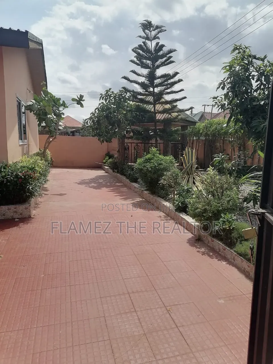 3bdrm House in Damas, Amasaman for sale
