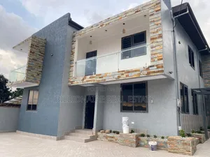 5bdrm Duplex in Buokrom Estate, Kumasi Metropolitan for sale