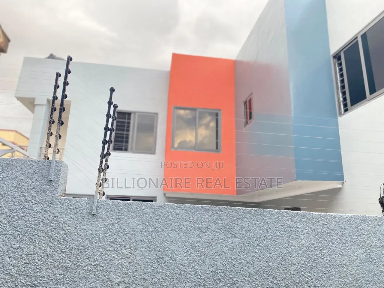 5bdrm Duplex in Buokrom Estate, Kumasi Metropolitan for sale