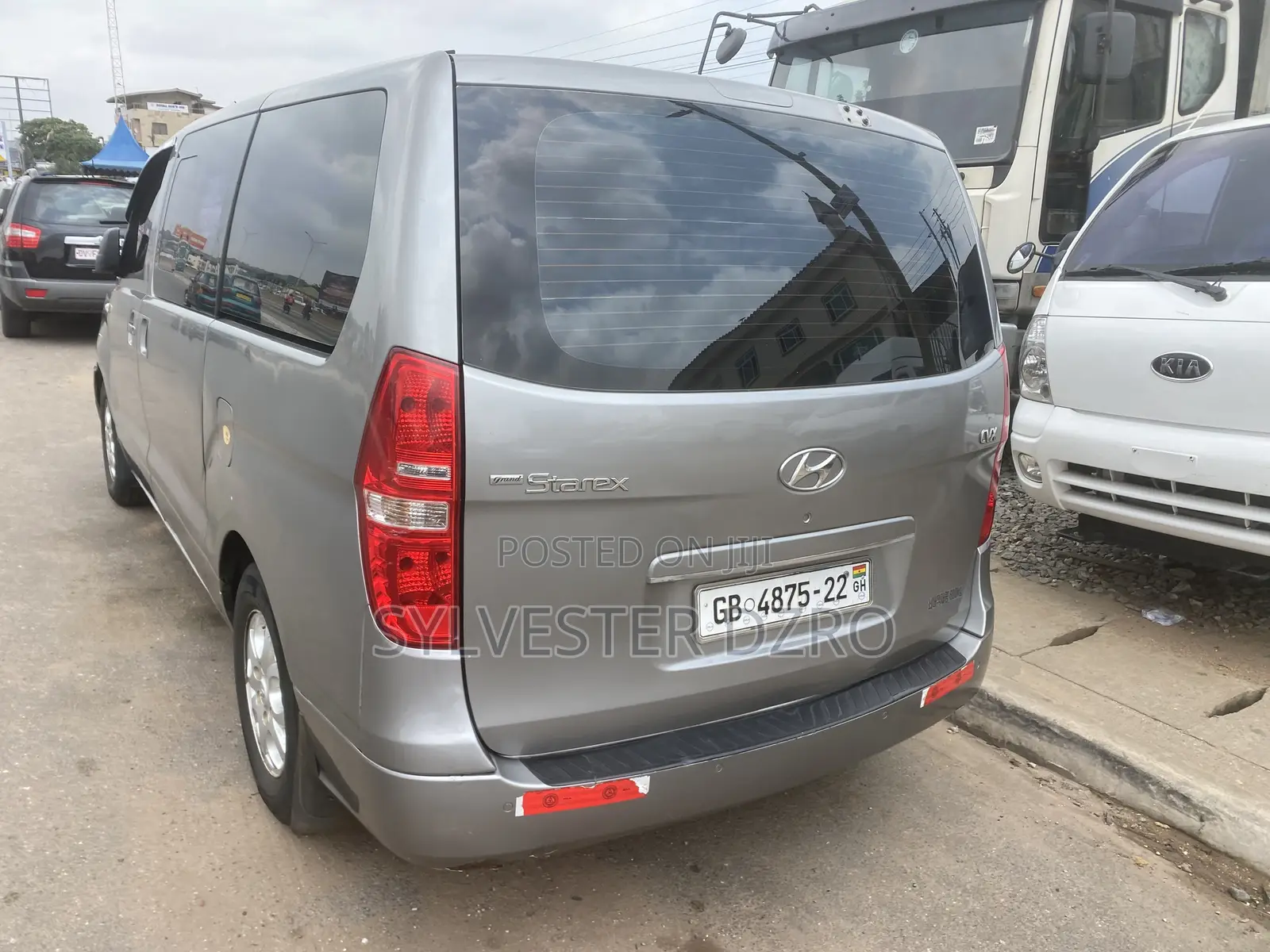 Hyundai Starex 2013 Brown