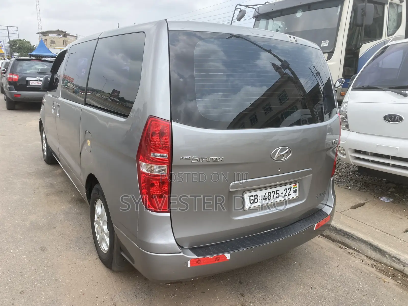 Hyundai Starex 2013 Brown