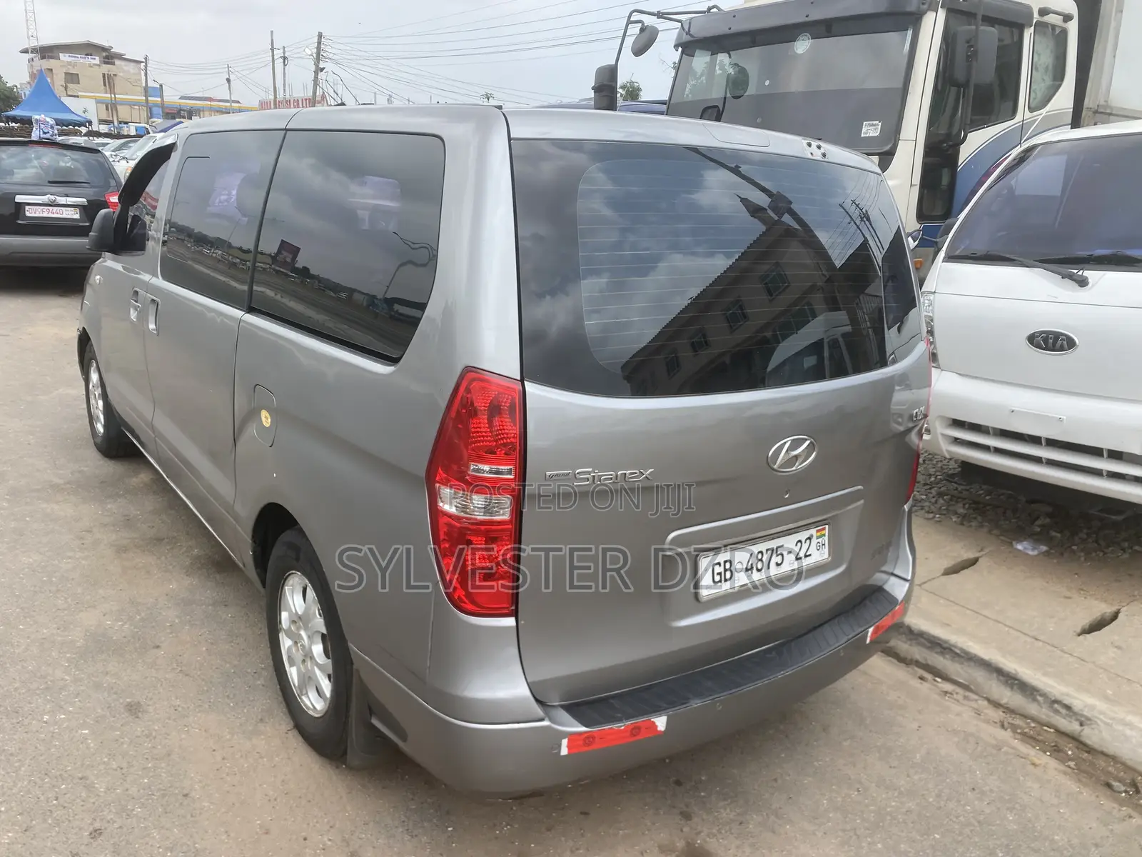 Hyundai Starex 2013 Brown