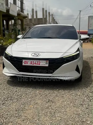 Hyundai Elantra Limited 2021 White