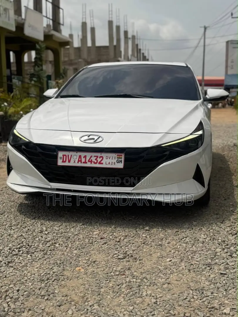 Hyundai Elantra Limited 2021 White