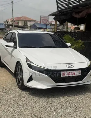 Hyundai Elantra Limited 2021 White