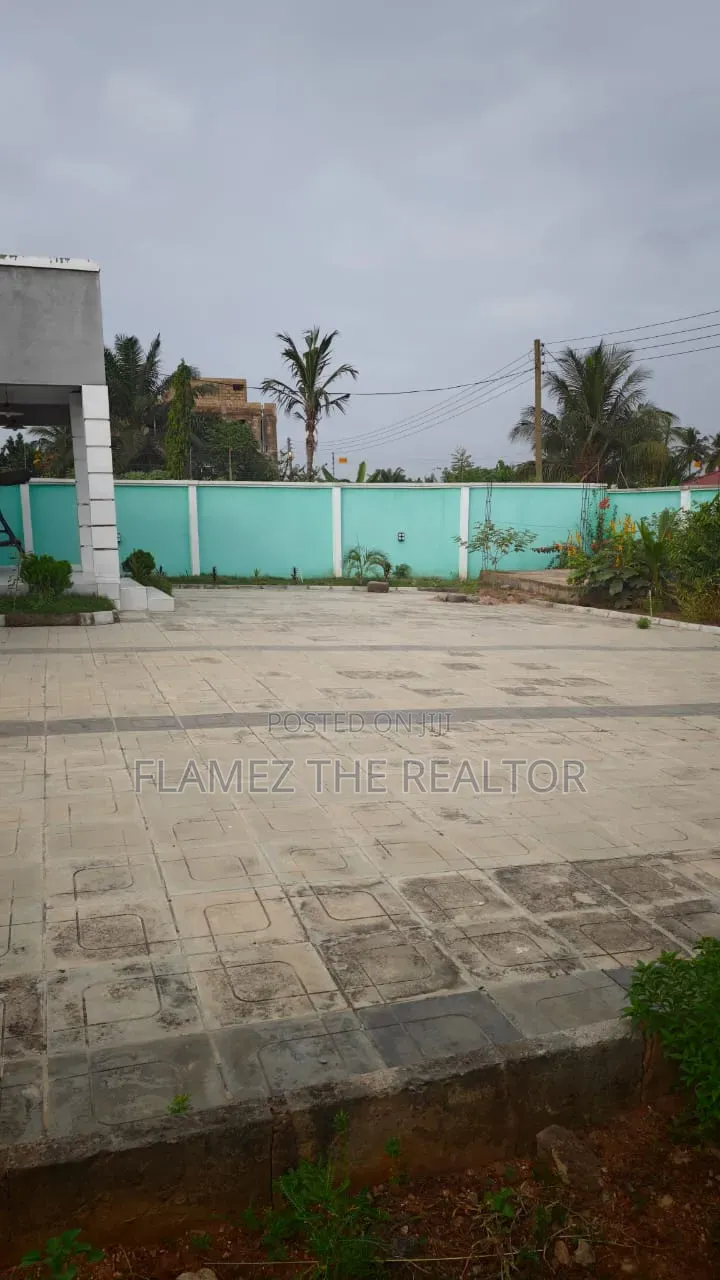 3bdrm House in Sapeiman Greater, Amasaman for rent