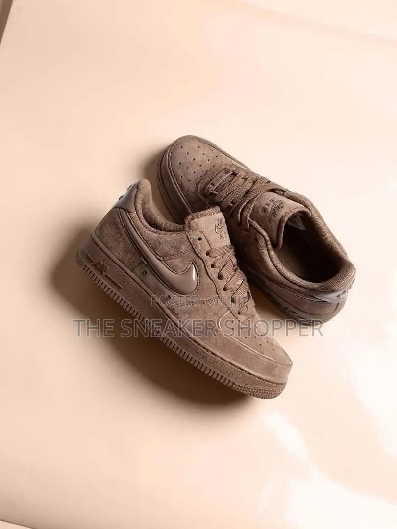 Nike Air Force 1 '07 LV8 Suede