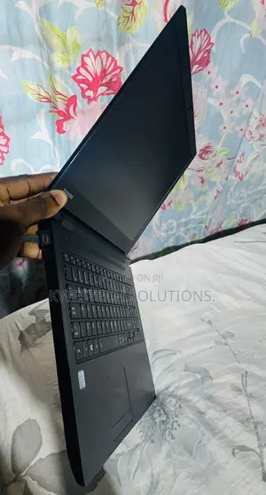 Laptop Toshiba Satellite Pro P300 4GB Intel Core i3 SSD 128GB